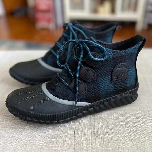 NWT Sorel Women’s Out N About Buffalo Plaid Booties - Picture 3 of 10